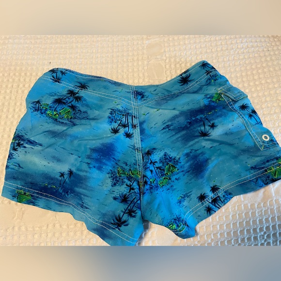 Good Vibes women’s size 1 beach shorts, gently worn. - Picture 2 of 4